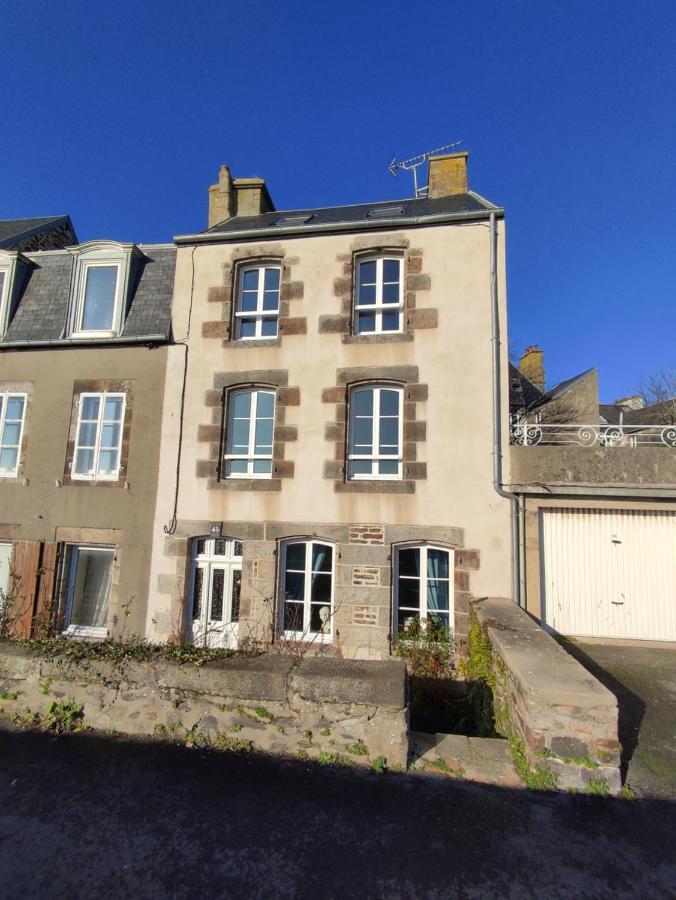 La Maison de l'Amiral vue sur mer à Granville Esterno foto